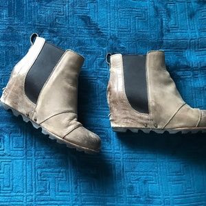 Sorel Lea Wedge Booties sz9 Light Brown/tan